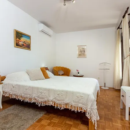 Apartament Cordis *